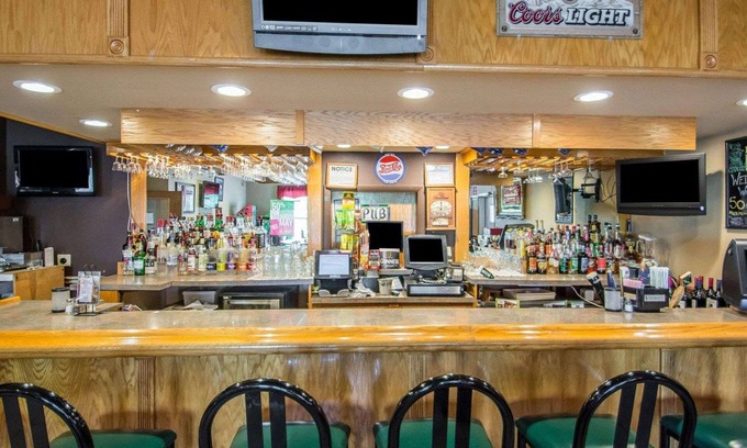 Lakeville Hotel | Rodeway Inn Lakeville
