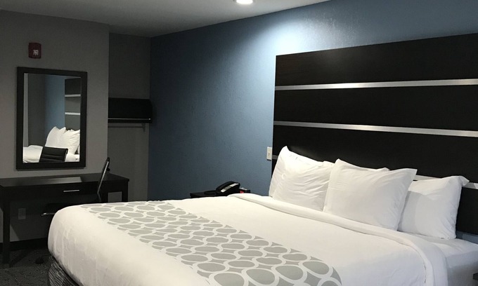 Calhoun Hotel | Rodeway Inn South
