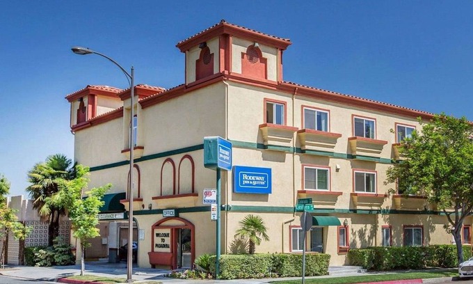 Lamanda Park Hotel | Rodeway Inn & Suites Pasadena