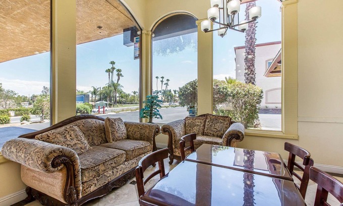 Canyon Lake Hotel | Rodeway Inn & Suites Canyon Lake-Menifee West