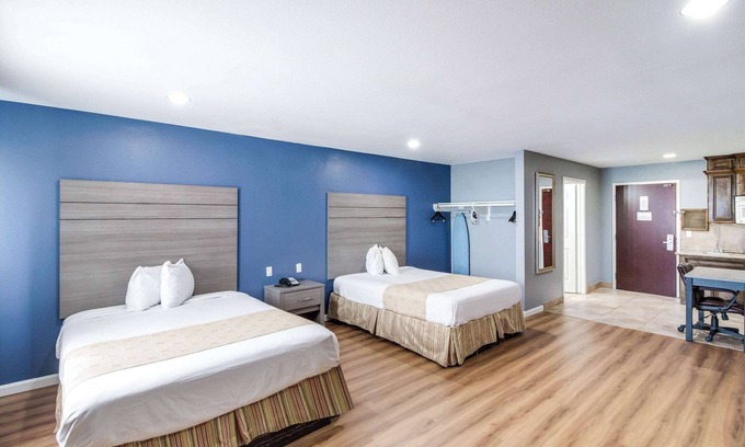 Lakeview Jefferson County Hotel | Rodeway Inn & Suites Port Arthur - Groves