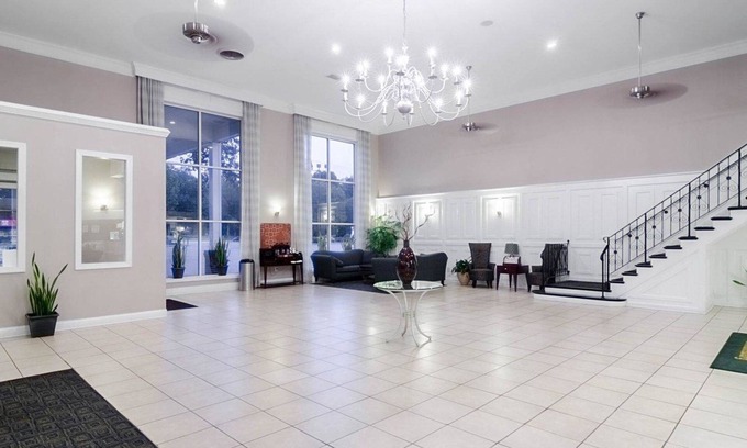 Williamsburg Hotel | Rodeway Inn & Suites Williamsburg Central