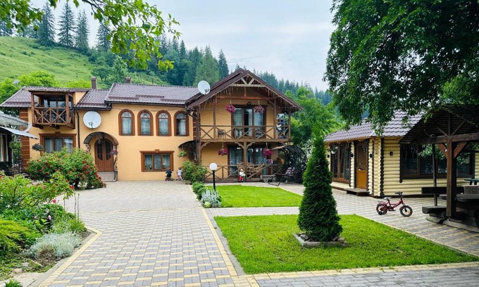 Verkhovyna House | Rodynnyi Zatyshok