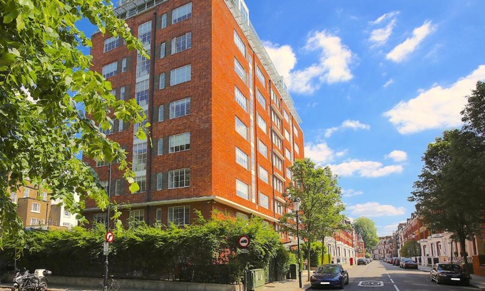 Courtfield Apartment | Roland House