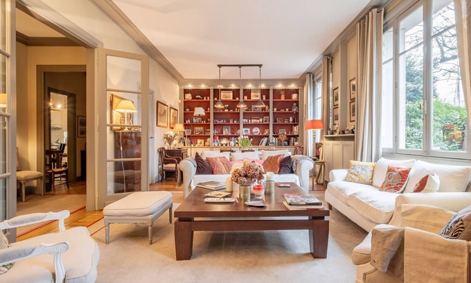 Prince–Marmottan Apartment | Roland Rest, by Veeve