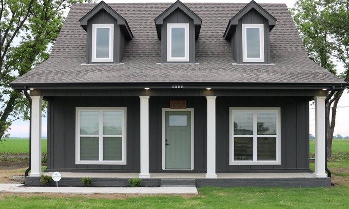 Osceola House | Roll Mill, Steel Bend Guest Houses: Roll Mill