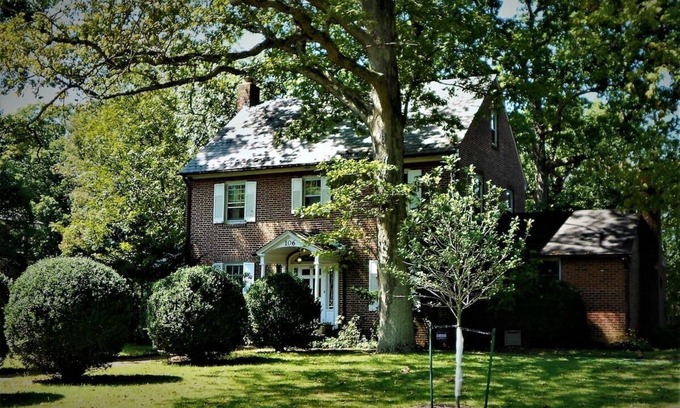 Catonsville Apartment | Rollingside Guest Suite