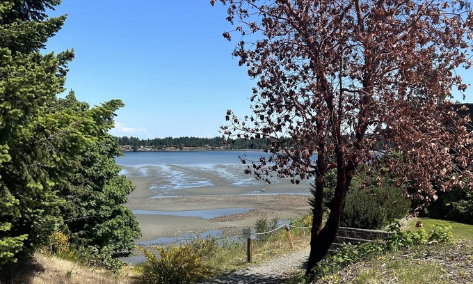 Regional District of Nanaimo House | Romantic 2bdrm 2.5bthrm fully equipped townhouse beach access, pet friendly NEW