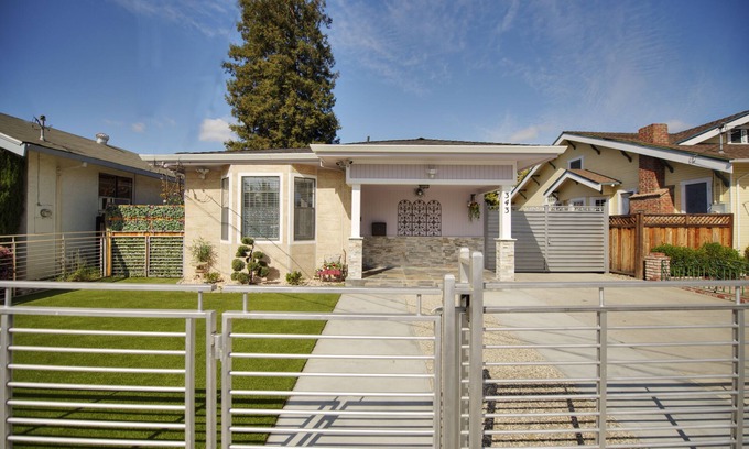 Shasta-Hanchett Park House | Romantic 5bd/3ba Single Family House, Central Silicon Valley!