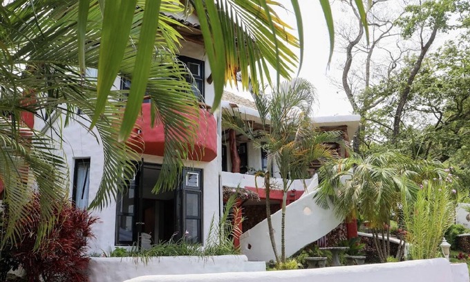 Altos del Maria Villa | Romantic and cozy apartment in tropical villa w/mountain and flowers view.