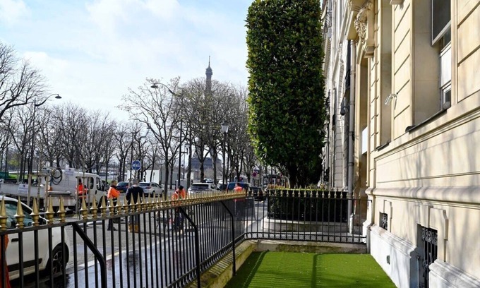 Champs-Elysees Apartment | Romantic And Refined Accommodation in the heart of Paris