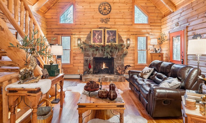 Southfield Cabin | Romantic and Secluded Berkshire's Gem