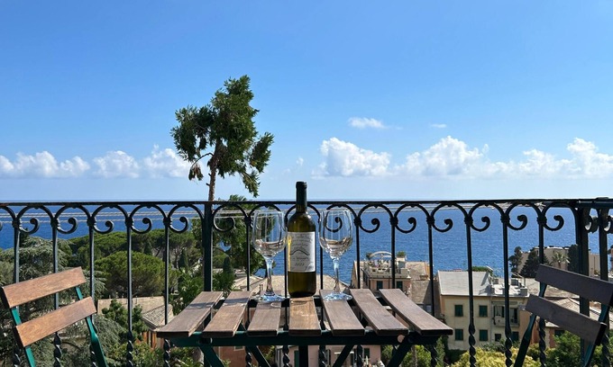 Nervi Apartment | Romantic apartament with sea view in Genova Nervi
