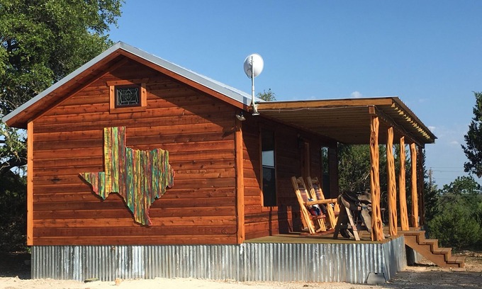 Fredericksburg Cabin | Romantic Ava Haus CABIN. 3 minutes to Main!See our other 4 Ava Haus rentals!