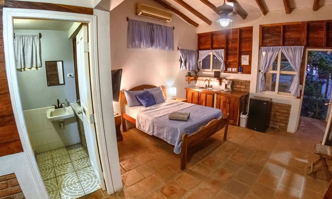 Pochomil House | Romantic Beachfront Casita w/Pool - AC - Sleeps 4