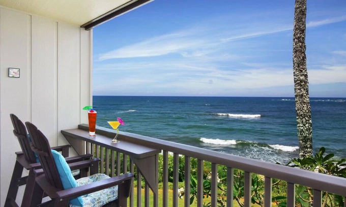 Wailua House Lots Condo | Romantic & Breathtaking Oceanfront Kauai Condo