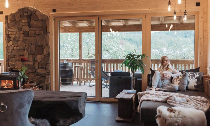 Vorra Ski Chalet | Romantic Chalet Bärenhöhle | Wellness Hideaway in Franconian Switzerland