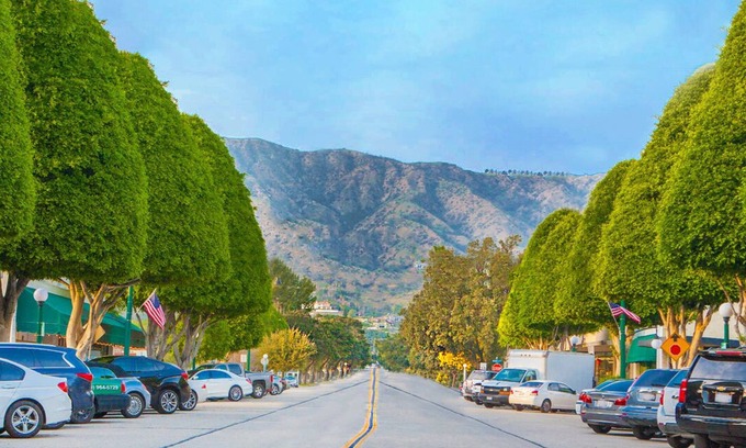 Glendora House | Romantic costal decor house- 3 mins walking to coffee and restaurants