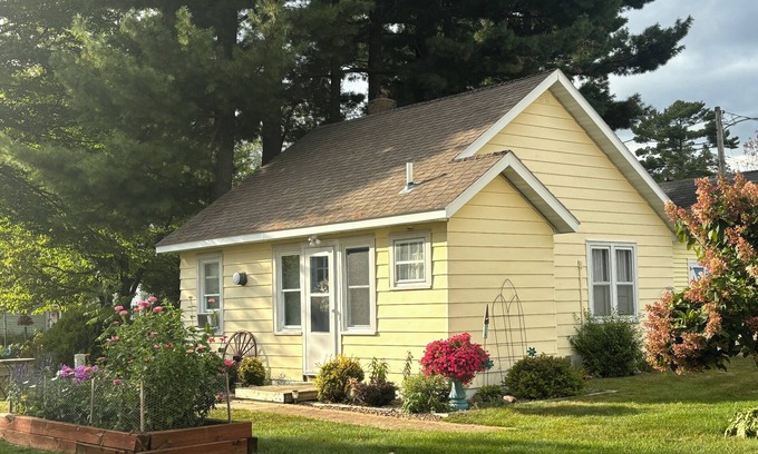 Chetek Cottage | Romantic cottage+Fall hiking, ATV+Fall wine festivals+Views of lake from dock!
