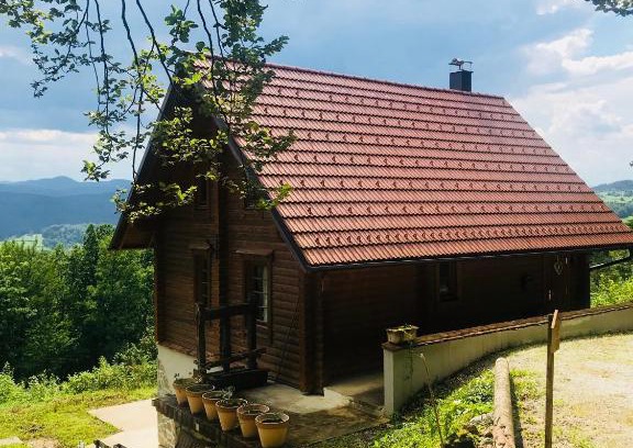 Zuzemberk Cabin | Romantic Cottage House