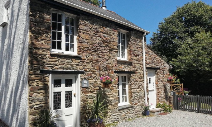 Perranporth Cottage | Romantic Cottage, Perranporth, Sleeps 2, Dog friendly, Walking distance to Beach