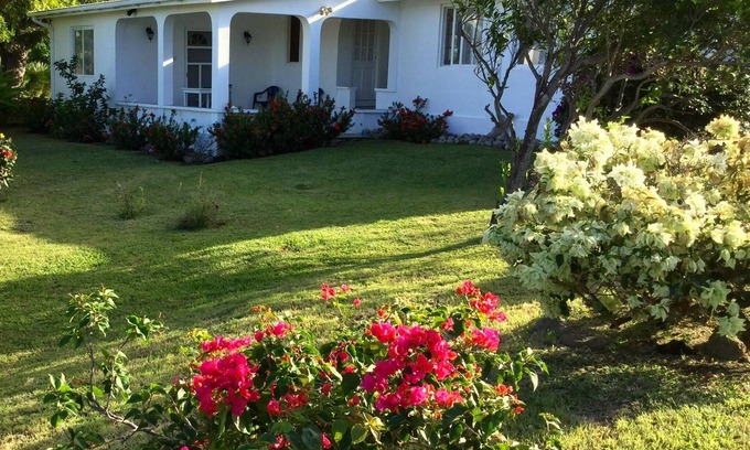 St. Patrick Cottage | Romantic Cottage with fabulous views over the Caribbean Sea to the islands