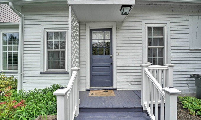 Westfield Apartment | Romantic Country Apt by Lake Erie & Wineries!