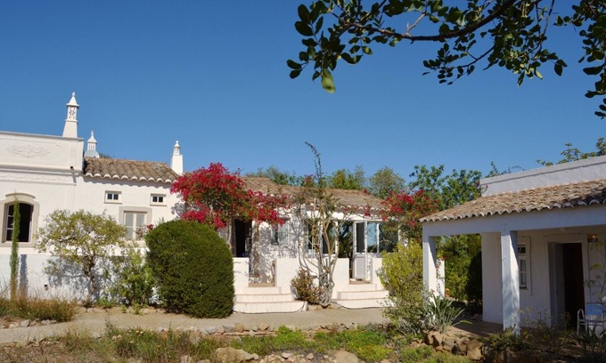 Moncarapacho e Fuseta House | Romantic country house near the sea with private pool