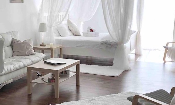 Port Franks Apartment | Romantic Couples Getaway Sauna Hot Tub Gym Private Beach access Hiking trails