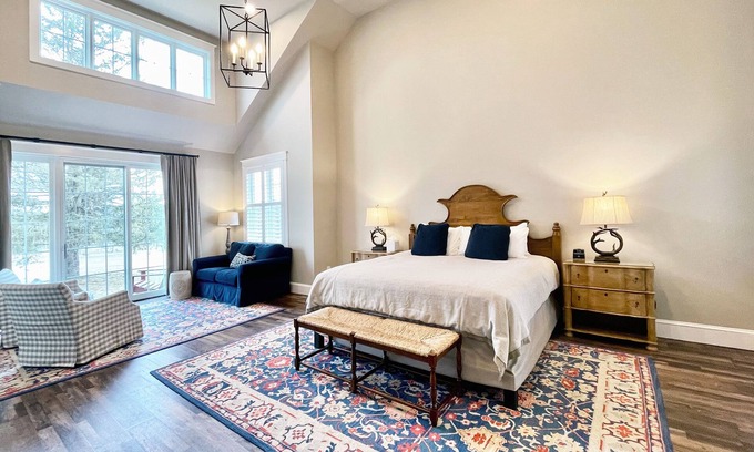 Reeders Ski Chalet | Romantic Couples Suite in the Poconos
