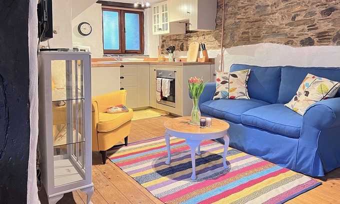 Clearbrook Apartment | Romantic dog-friendly apartment on Dartmoor in beamed 17th century barn