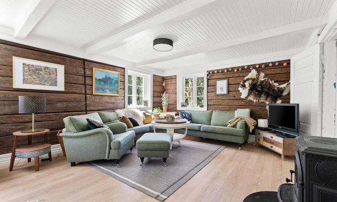 Bamble House | Romantic farmhouse with idyllic garden