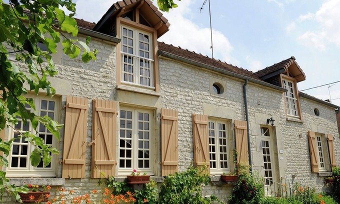 Bligny Cottage | Romantic gîte in quiet village for Champagne lovers