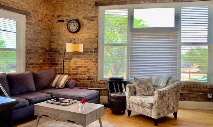 Benton Harbor Apartment | Romantic Gastro Loft Retreat for Two