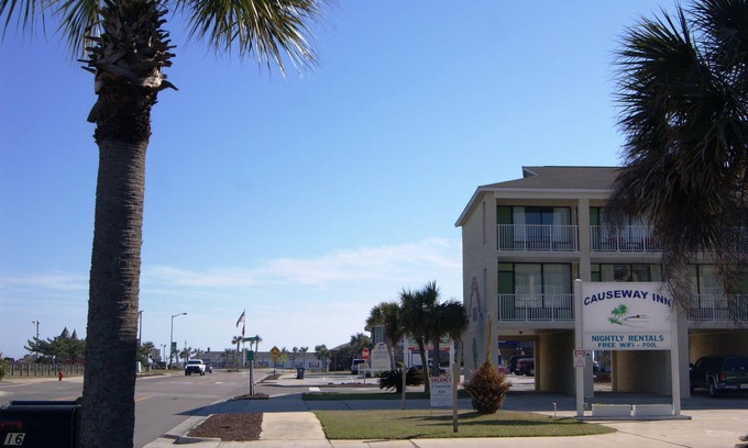 Ocean Isle Beach Condo | Romantic Get-away For Two