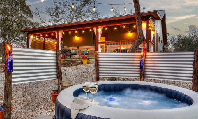 Hondo House | Romantic Hill Country Cottage Tiny Home | Luxury Retreat ~ Hot Tub ~ King Bed