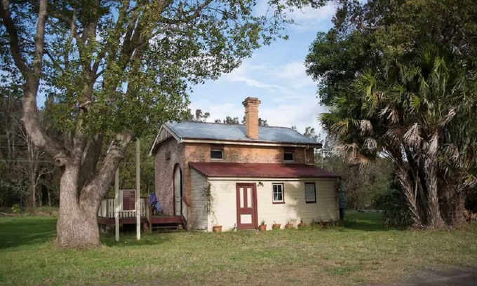 Darawank House | Romantic historic school in Forster/Tuncurry area