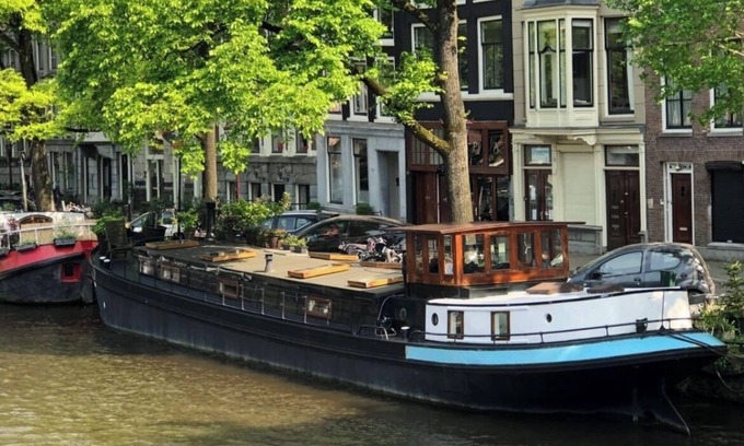 Grachtengordel-Zuid Boat Rental | Romantic houseboat on superb location in canalbelt