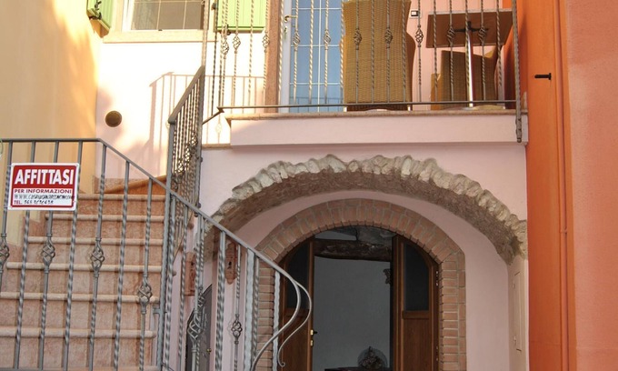 Cassone House | ROMANTIC HOUSEHOLD SUPER PRICE OCTOBER near beach GARAGE.