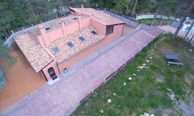 Saint-Pierre Villa | Romantic-Huntinglodge-en-Provence *