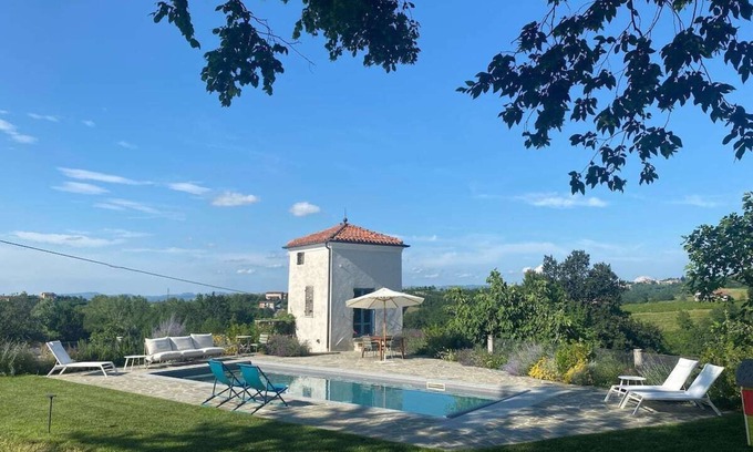Mondovi Villa | Romantic Italian Villa in the Langhe w/swimming pool