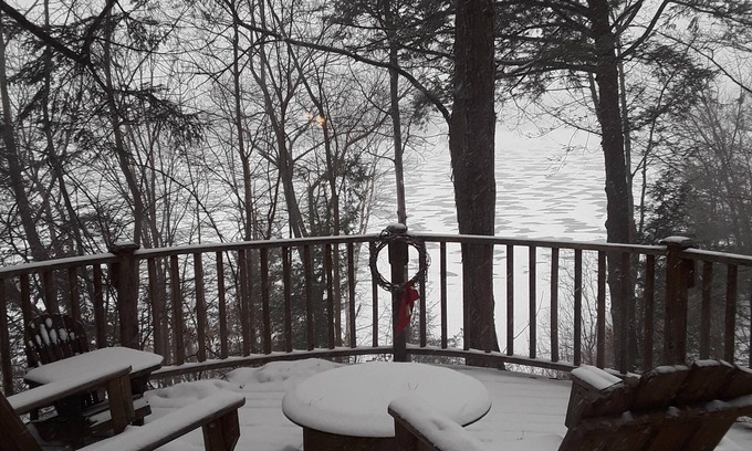 Athens Cabin | ROMANTIC LAKE RETREAT nnNEW YEARS EVE AVAILABLE
