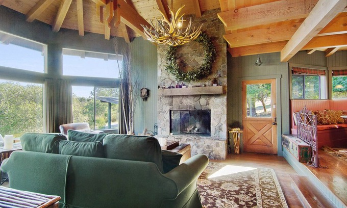 Point Reyes Station House | Romantic Lodge in Point Reyes-Inverness: Picturesque Retreat