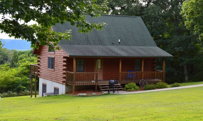 De Soto Cabin | Romantic Log Cabin Hideaway, Hot tub nestled Near the Scenic Mississippi River!