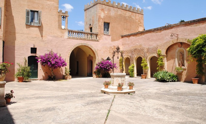 Mazara del Vallo Villa | Romantic luxury villa with private pool and tennis court near the sea