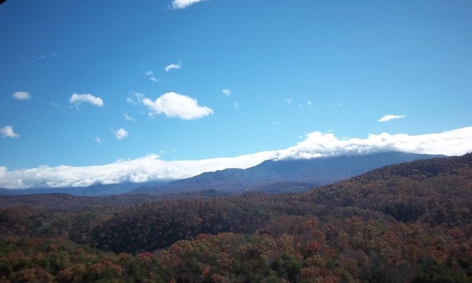 Gatlinburg - Pigeon Forge Cabin | Romantic Luxury Getaway,Breathtaking View,Free HS WiFi,Htub,Xm,Smart Home Theatr