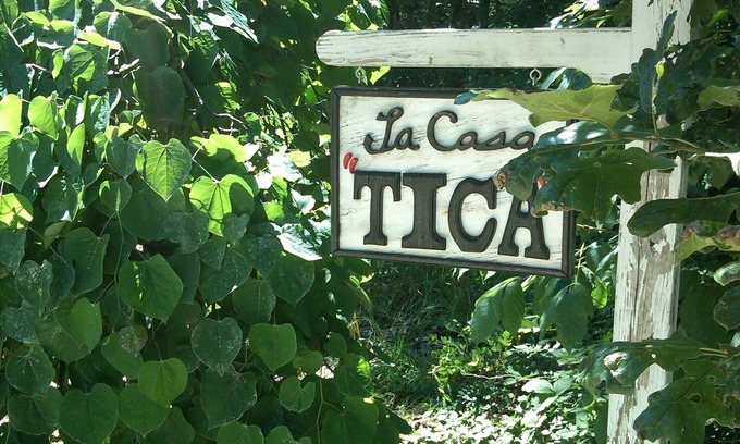 Union Pier House | Romantic Modern Casita Nestled In The Woods. PET FRIENDLY! Close to Beach 🏖️