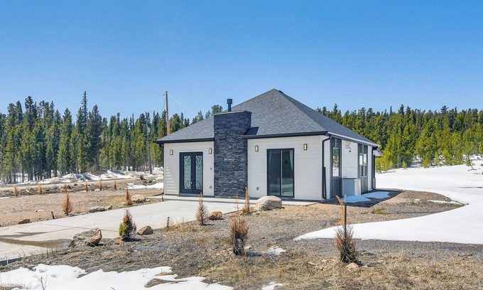 Saint Mary's Cottage | Romantic Mountain Retreat w/Scenic Views!