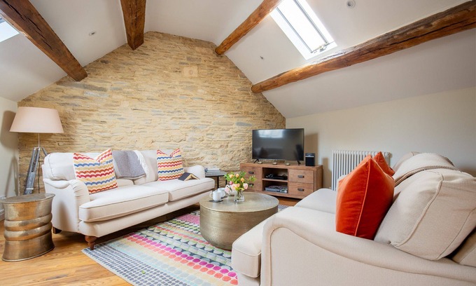 Cold Aston Cottage | Romantic one bedroom self catering accommodation in the Cotswolds - The Hayloft