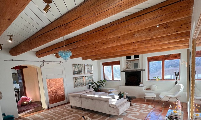 Taos House | Romantic Retreat in Historic Ranchos De Taos